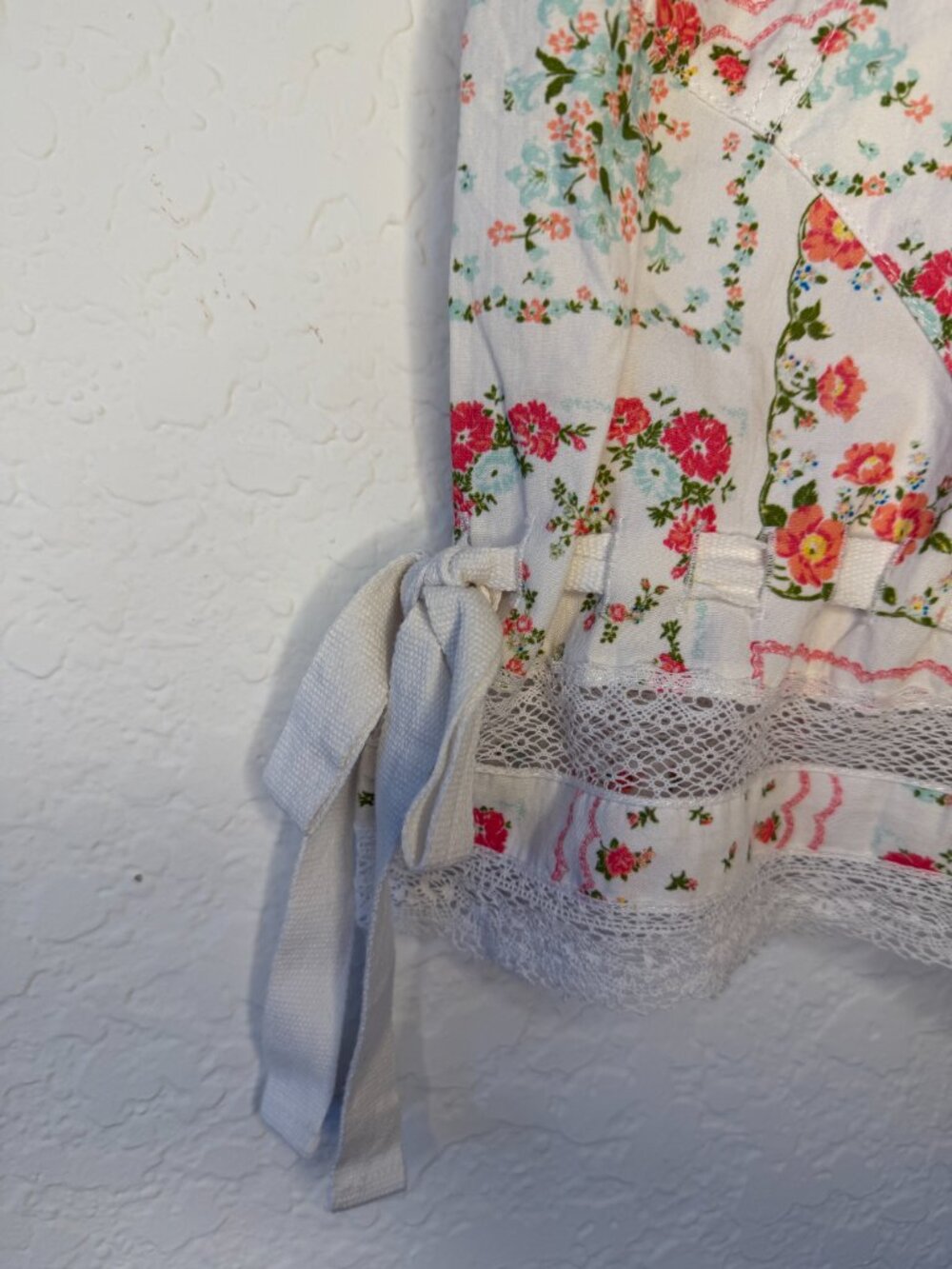 Free People Blooming Lace Shorts- 14- White/Pink/Boho- MSRP $148 - Picture 9 of 14